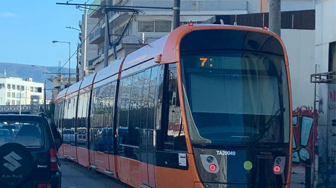 Το τραμ βγήκε στον Πειραιά - Δείτε φωτογραφίες