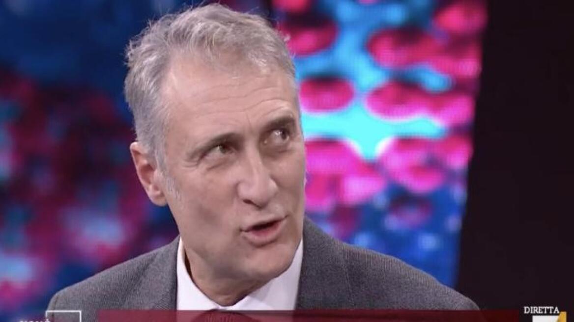 Κορωνοϊός - Ιταλία: Ο 57χρονος οδοντίατρος με το πλαστικό χέρι... εμβολιάστηκε αληθινά, μια μέρα μετά