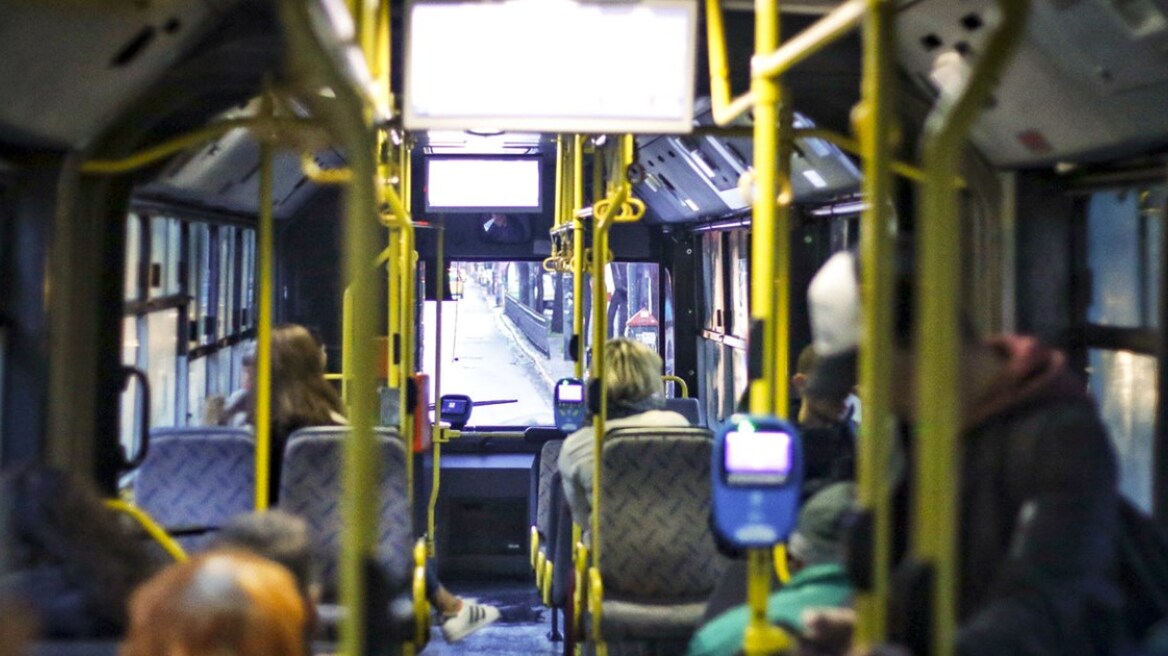 Μαθήτρια δέχθηκε σεξουαλική παρενόχληση μέσα σε λεωφορείο στην Καλλιθέα