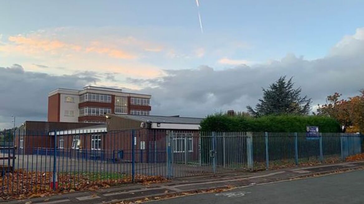 Βρετανία: Κατέληξαν από κορωνοϊό δύο μαθητές με διαφορά λίγων ημερών