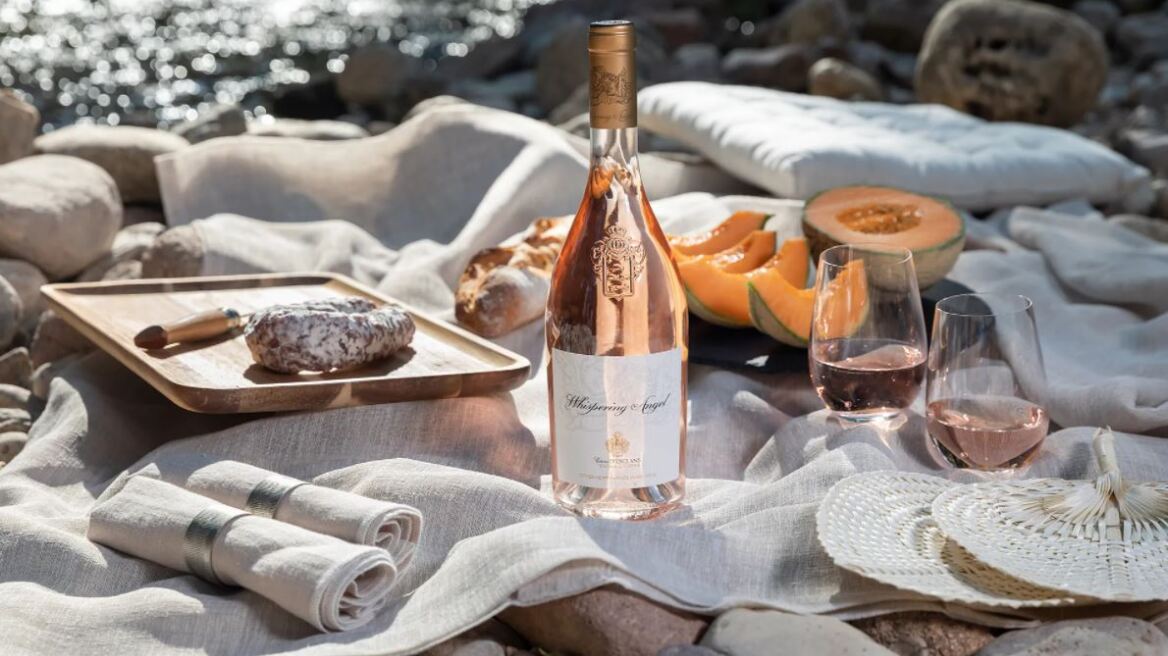 Κατανάλωση ρεκόρ το καλοκαίρι στη Μύκονο σε premium ετικέτες κρασιού