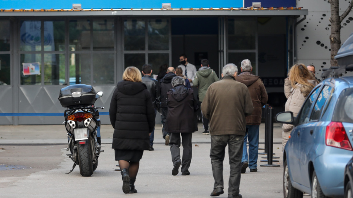 Κορωνοϊός: Έληξαν τα πιστοποιητικά τους, σε καθεστώς «lockdown» ακόμη 73.000 πολίτες άνω των 60 ετών