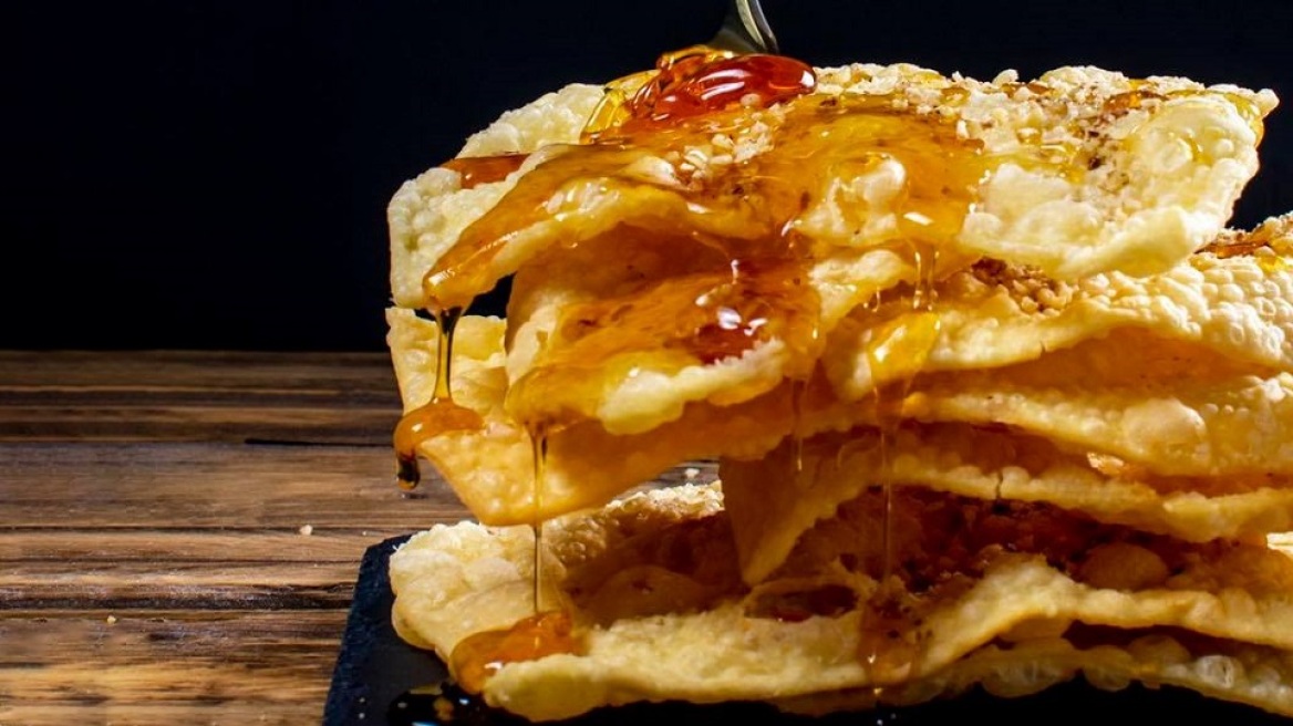 4 +1 ζαχαροπλαστεία με νόστιμες δίπλες + μια παραδοσιακή συνταγή από τη Μεσσηνία