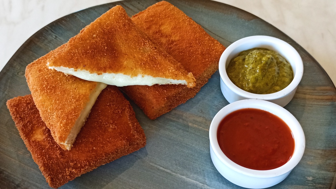 Πώς να φτιάξετε Mozzarella in Carrozza, το αγαπημένο ορεκτικό των Ιταλών
