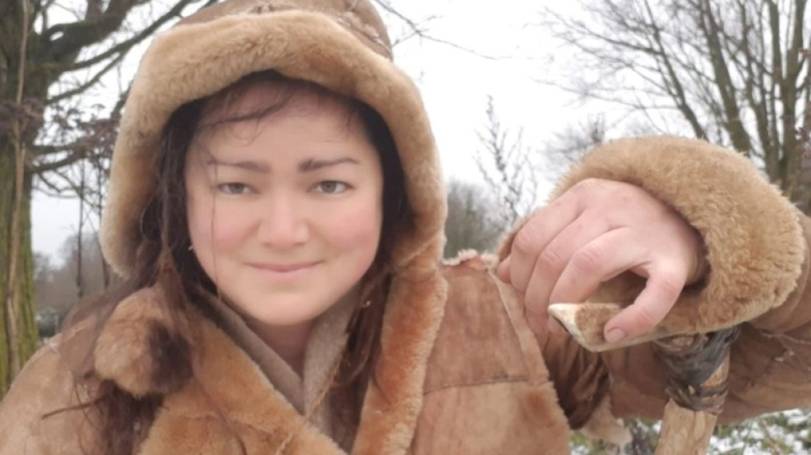 Αγγλίδα άφησε το σπίτι της στο κέντρο της πόλης και έγινε άνθρωπος των σπηλαίων