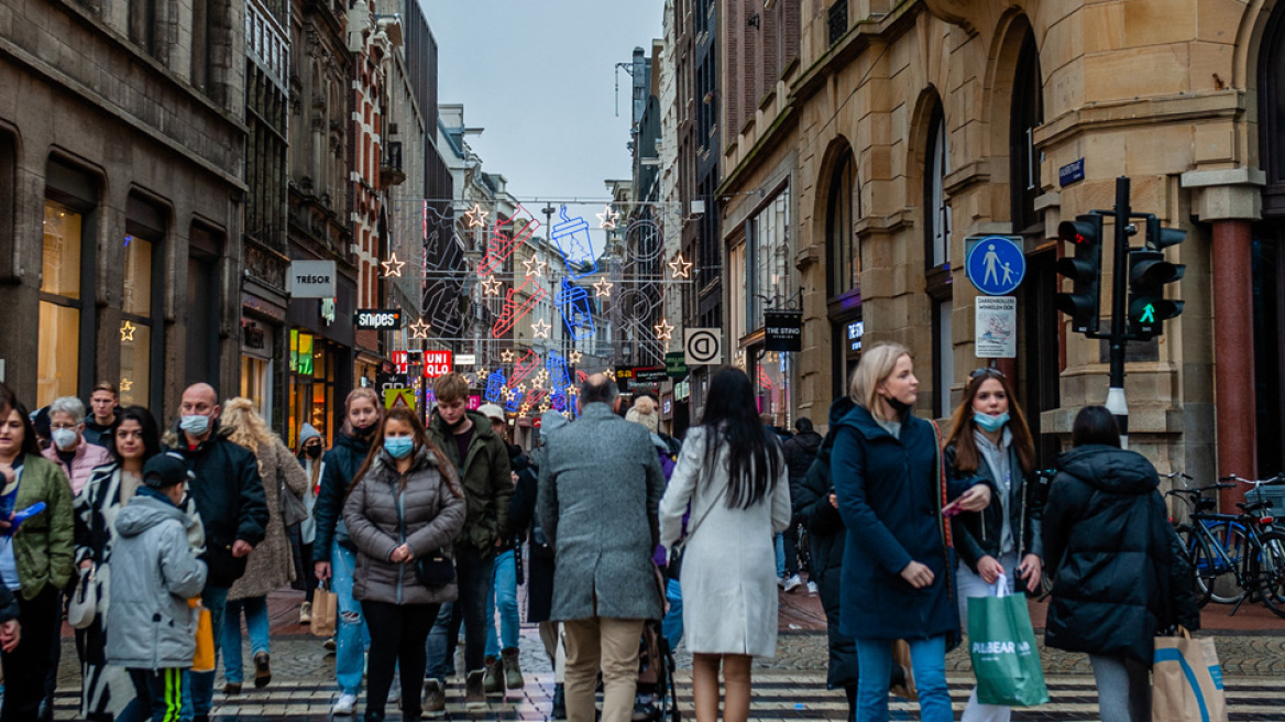 Συναγερμός για την μετάλλαξη Omicron στην Ευρώπη – Αυστηρότερα μέτρα μελετούν οι κυβερνήσεις