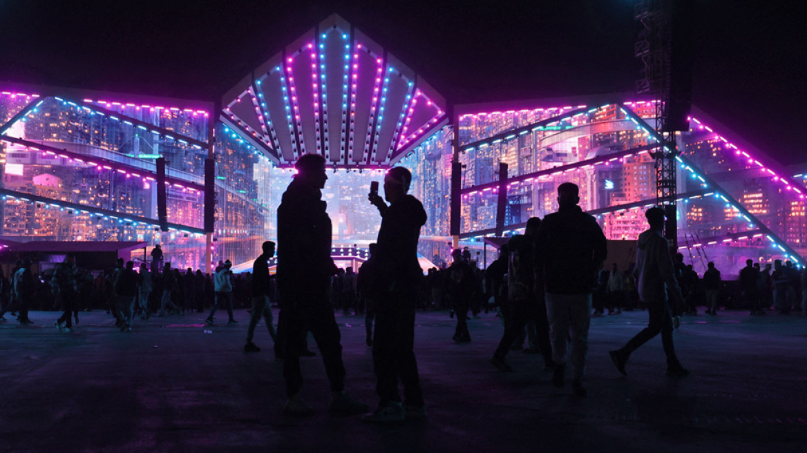 Σαουδική Αραβία: Από τον υπερσυντηρητισμό στα υπαίθρια πάρτι με Dj Tiesto, σουίτες των 40.000 ευρώ και 200.000 κόσμο