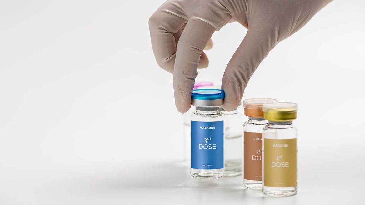 Κορωνοϊός – Omicron: Πόσο σημαντική είναι η τρίτη δόση του εμβολίου