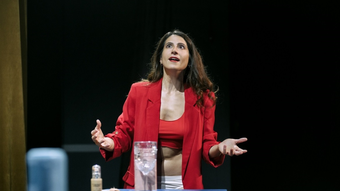 Κίττυ Παϊταζόγλου: «Δυσκολεύομαι να συνδεθώ με τον κυνισμό»