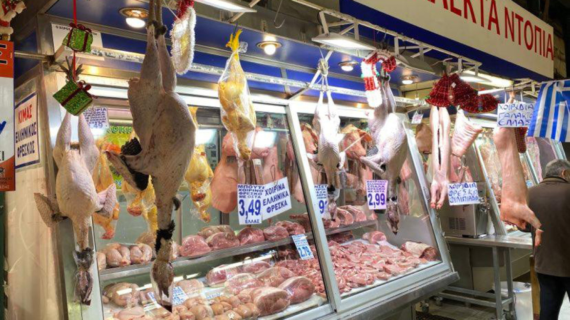 Πάσχα 2025: Πού θα φτάσουν οι τιμές σε αρνί, κατσίκι και τσουρέκια