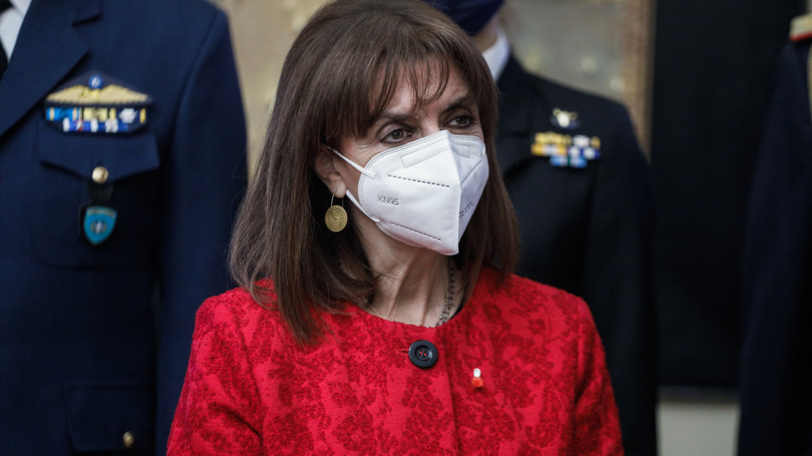 Κατερίνα Σακελλαροπούλου: Έψαλαν τα κάλαντα των Χριστουγέννων στην Πρόεδρο της Δημοκρατίας