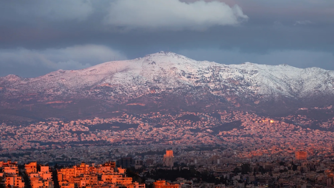 Εξερευνώντας το βουνό της Πεντέλης -Η σπηλιά του Νταβέλη, οι καταρράκτες, οι διαδρομές