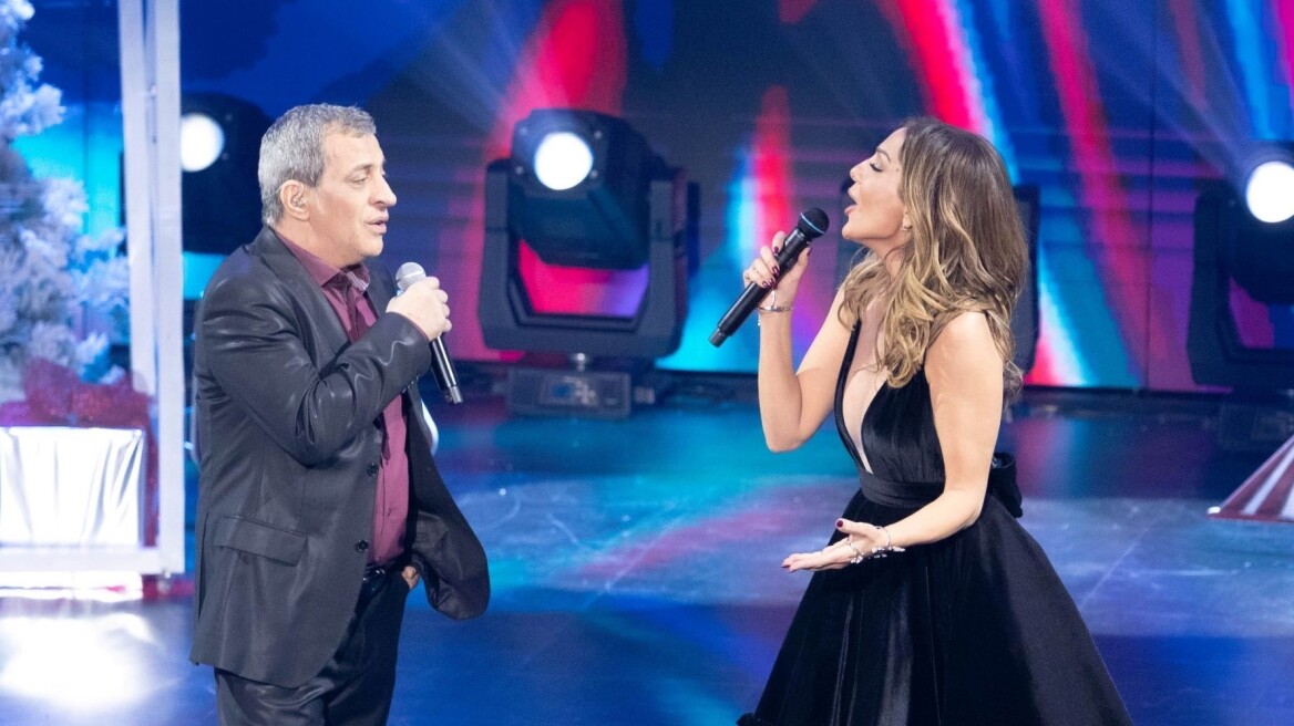 Ο Θέμης Αδαμαντίδης για το ντουέτο με τη Βανδή στο J2US: «Προτίμησα να πέσει κάτω το μικρόφωνο από το να πέσω εγώ»