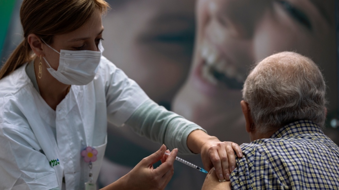 Το Ισραήλ ξεκινάει τη χορήγηση τέταρτης δόσης σε ηλικιωμένους που φιλοξενούνται σε μονάδες φροντίδας