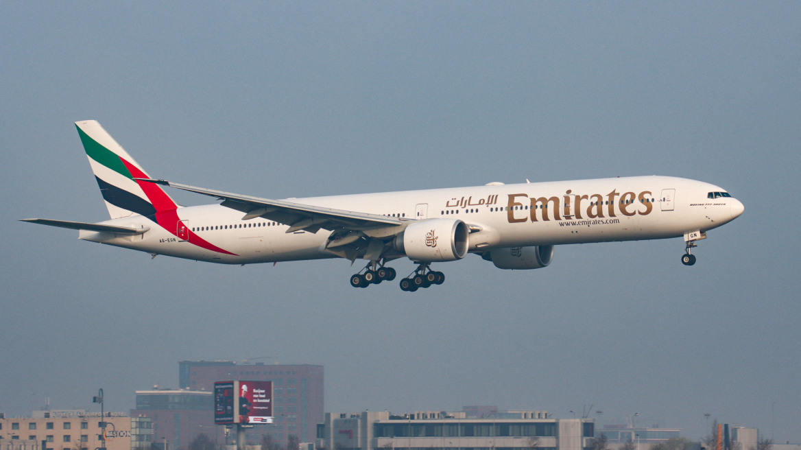 ΗΑΕ: Οι μη εμβολιασμένοι πολίτες θα απαγορεύεται να ταξιδέψουν στο εξωτερικό  