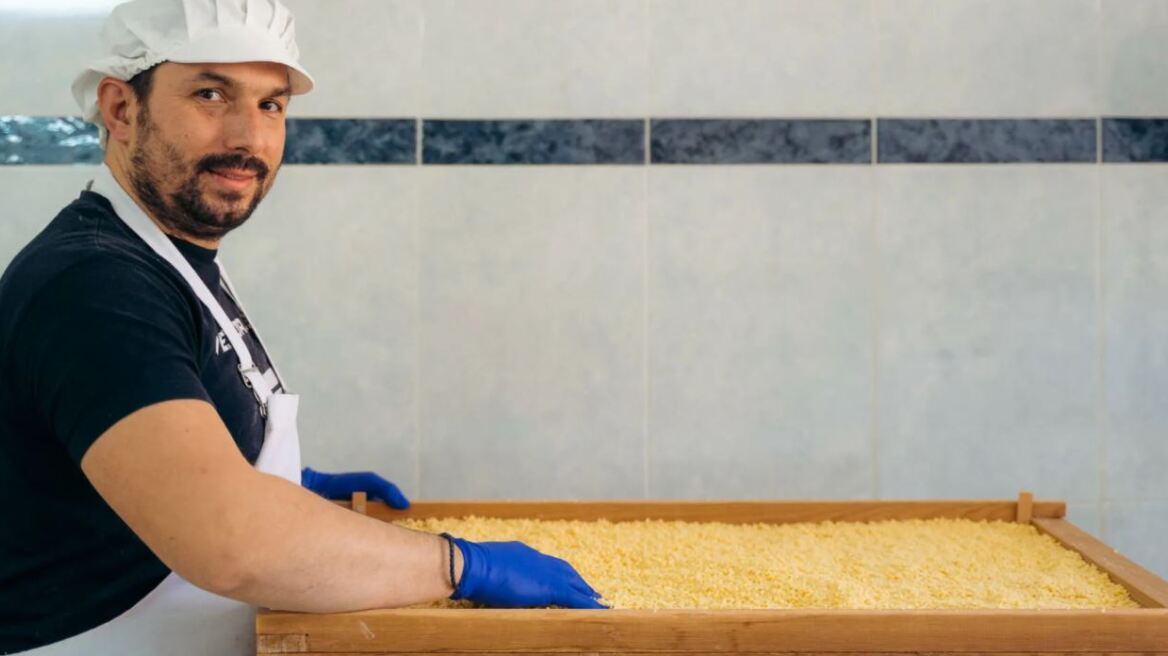 Καλάβρυτα: Ένας κτηνοτρόφος φτιάχνει τα δικά του, μοναδικά ζυμαρικά