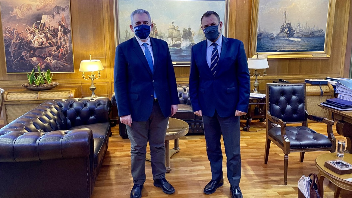 Χαρακόπουλος: Παύονται οι μνημονιακές μειώσεις και κρατήσεις στα μερίσματα των αποστράτων