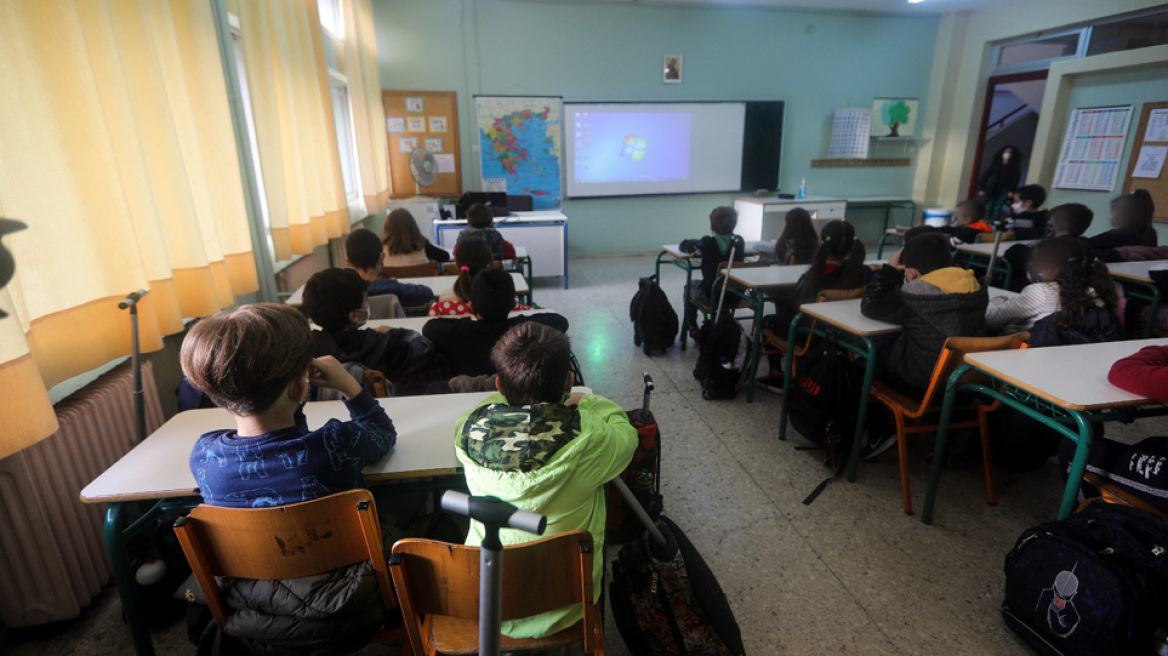 Ανοίγουν τα σχολεία τη Δευτέρα με νέα μέτρα, τι ισχύει για μαθητές και εκπαιδευτικούς