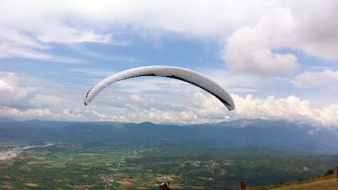 Βρέθηκε τραυματισμένος αλεξιπτωτιστής στον δήμο Φυλής Αττικής