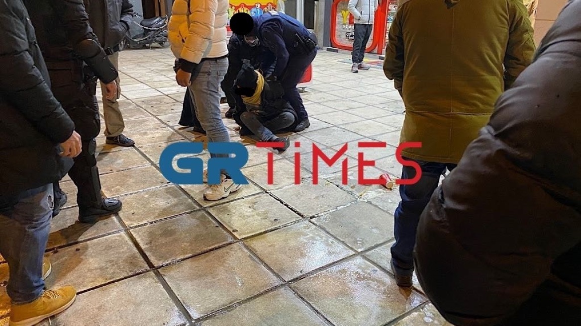 Θεσσαλονίκη: Συνελήφθη αλλοδαπός που απείλησε με σπασμένο γυαλί υπάλληλο και θαμώνες μαγαζιού