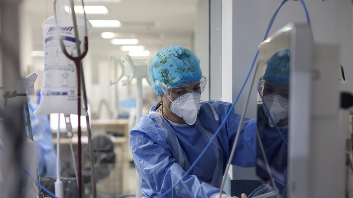 Νεκρός απο κορωνοϊό 48χρονος στην Κρήτη - «Ανέβαλλε συνεχώς τον εμβολιασμό του επειδή άκουγε συνωμοσιολόγους»