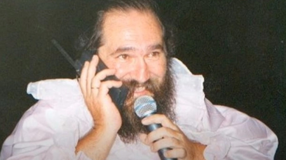 Η on stage φάρσα του Τζίμη Πανούση σε συνταξιούχο αστυνομικό: «Είμαι Κούρδος και θα σε τακτοποιήσω, είσαι με το ΠΑΣΟΚ;»