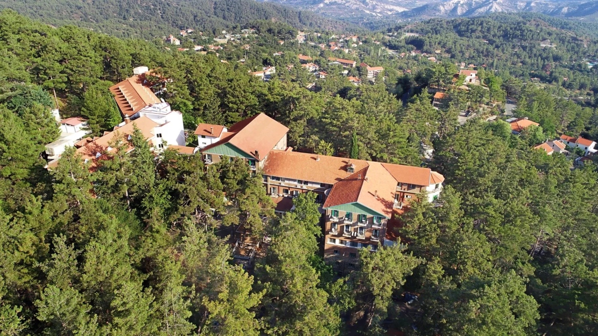 Forest Park Hotel: Το ξενοδοχείο-θρύλος της Κύπρου όπου έμενε ο Σεφέρης και το διεθνές τζετ σετ