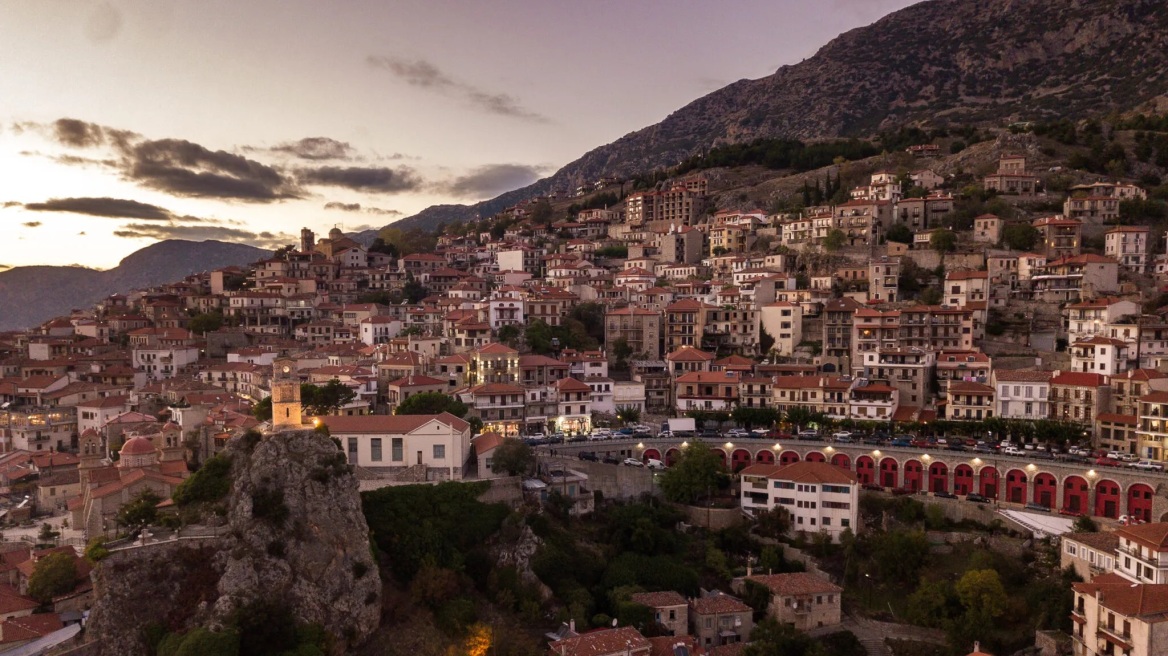 Τα πιο όμορφα χωριά δίπλα σε χιονοδρομικά κέντρα