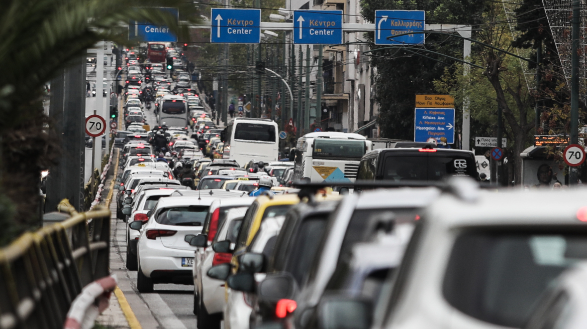 Κίνηση στους δρόμους: Μεγάλο μποτιλιάρισμα στον Κηφισό λόγω τροχαίου