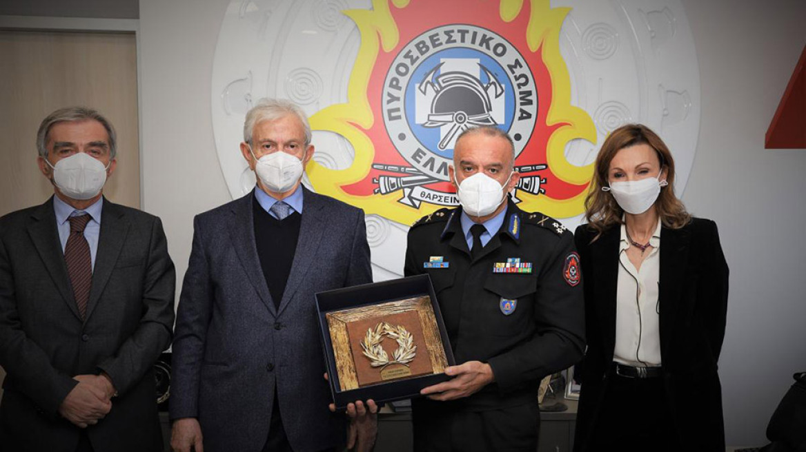 H ΣΥΝ-ΕΝΩΣΙΣ στηρίζει το Πυροσβεστικό Σώμα