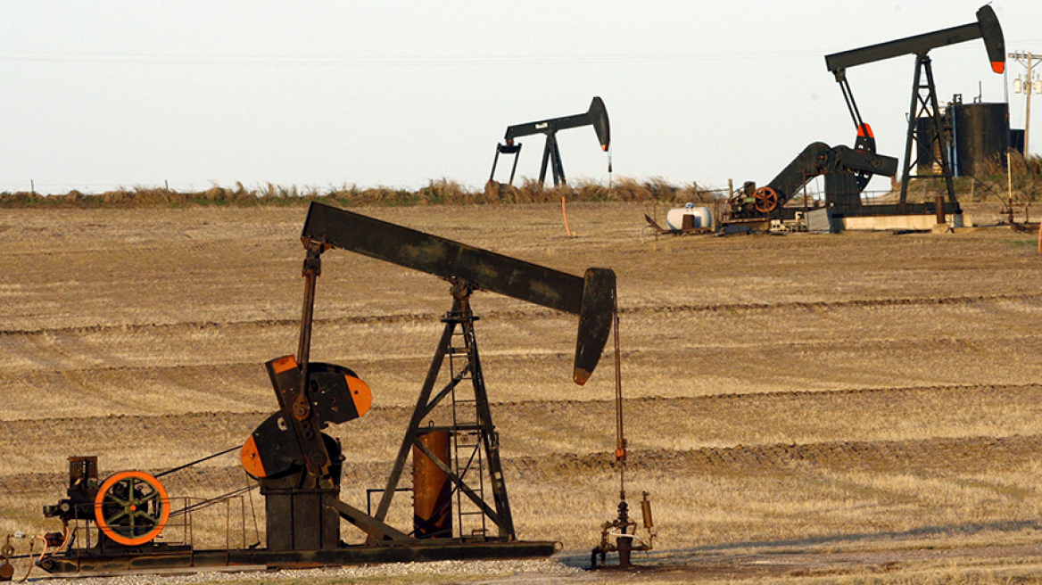 Πτώση 2,5% στις τιμές του πετρελαίου