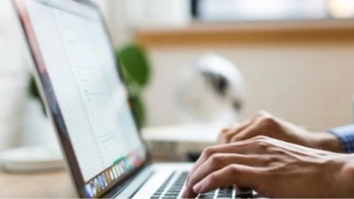 Υπουργείο Ψηφιακής διακυβέρνησης: Από το «gov.gr» οι δηλώσεις ονοματοδοσίας και βάπτισης - Νέες υπηρεσίες