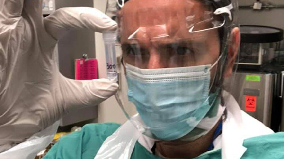 Κορωνοϊός: Ας μην δημιουργείται πανικός για την υποπαραλλαγή της Omicron, λέει ο καθηγητής Πρασσάς