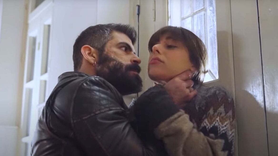 Η γη της ελιάς: Ο Ανέστης πιάνει την Eυτυχία από τον λαιμό