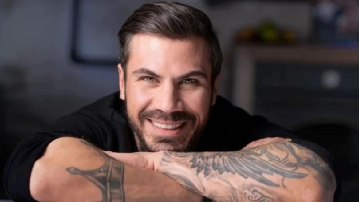 Ο Άκης Πετρετζίκης έμεινε χωρίς ρεύμα και έφτιαξε αυτοσχέδια κουζίνα για να ζεστάνει το γάλα του γιου του