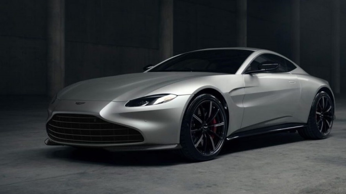 Νέα μάσκα για την Aston Martin Vantage