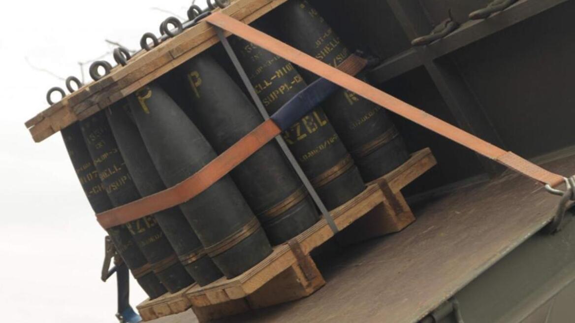 Η Τσεχία δωρίζει 4.000 βλήματα πυροβολικού στην Ουκρανία 