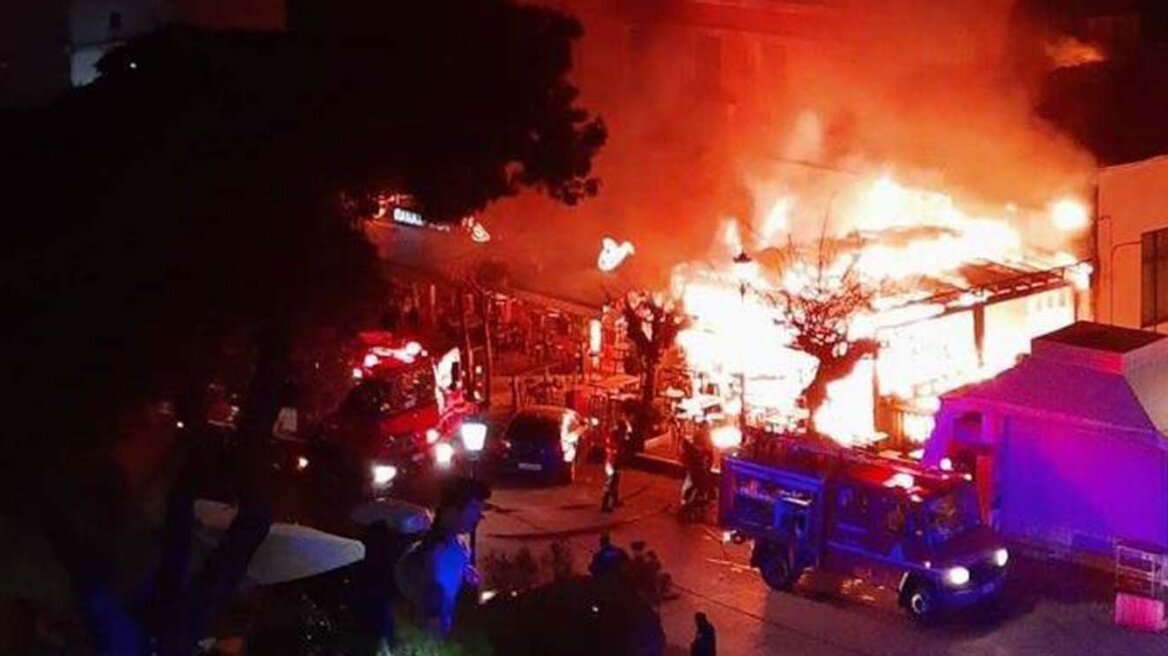 Βίντεο κατέγραψε τους εμπρηστές καφετέριας στην Πάτρα