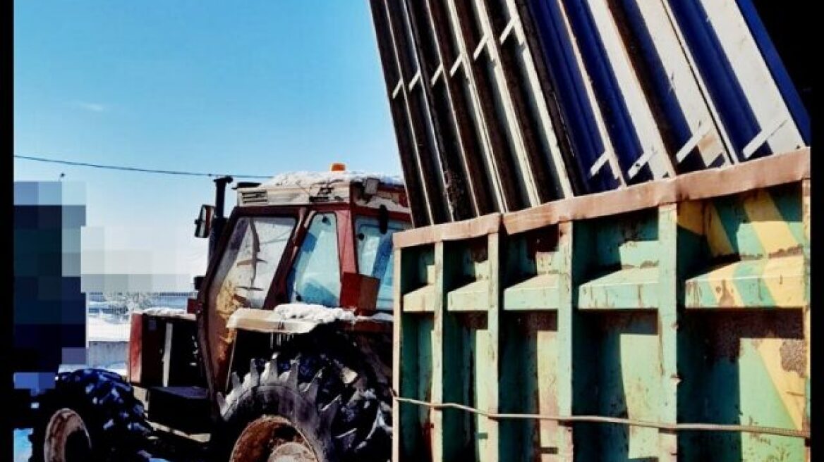 Οργανωμένη λεηλασία σε εργοστάσιο με... τρακτέρ και ρυμούλκες 