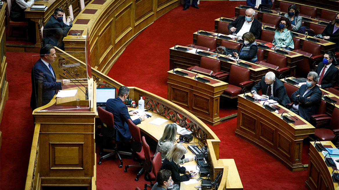 ΝΔ - ΚΙΝΑΛ: Η αίθουσα της Γερουσίας και οι αμφισημίες για τον Πολάκη έφεραν σύγκρουση