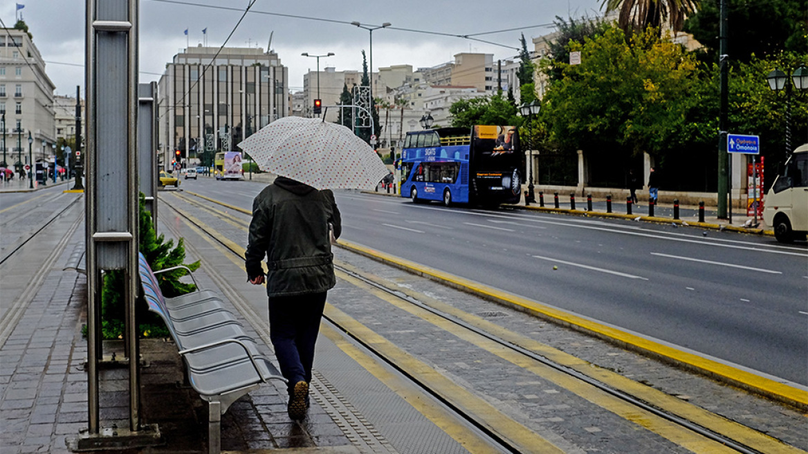 Καιρός: Ξεκίνησαν οι βροχές στα δυτικά της χώρας - Πού θα «χτυπήσει» η κακοκαιρία