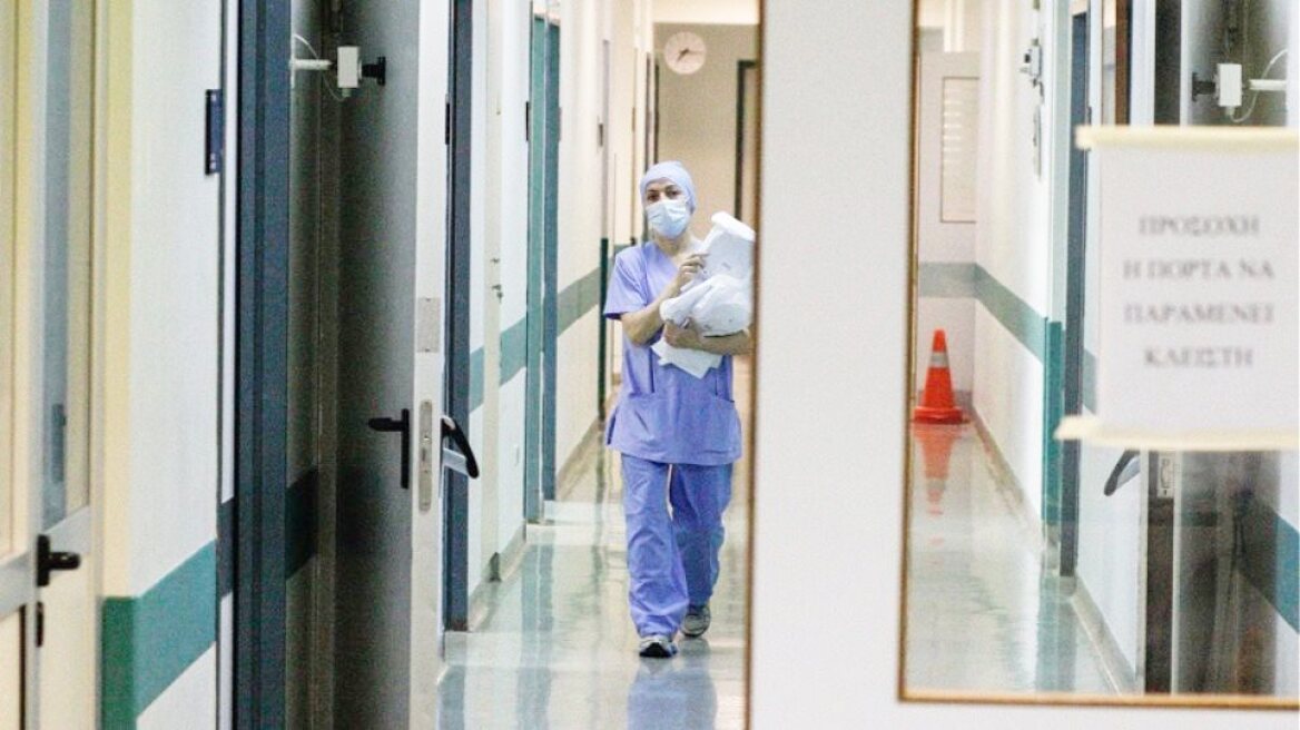 Θεσσαλονίκη: Οι γονείς της 3χρονης ζητούν συνάντηση με τον Πλεύρη - «Η οικογένεια έβαλε "μέσο" για να τη φροντίσουν»