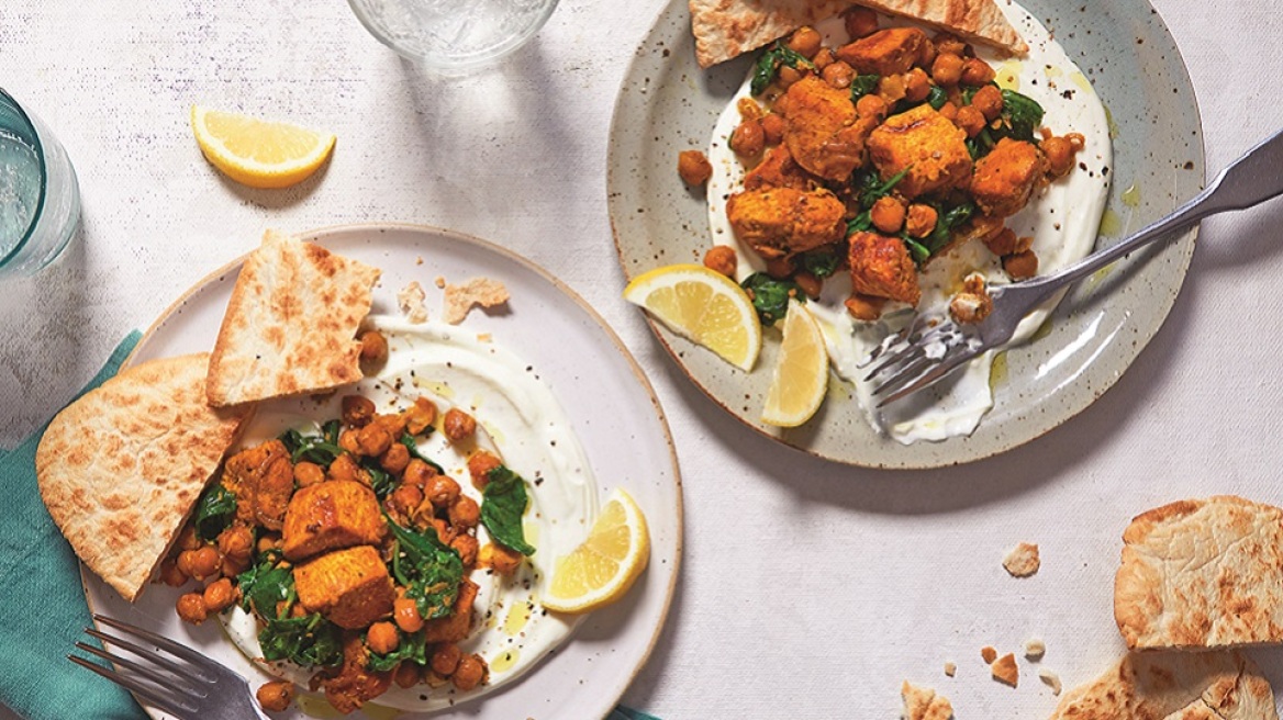 Κοτόπουλο με μπαχαρικά και τραγανά ρεβίθια