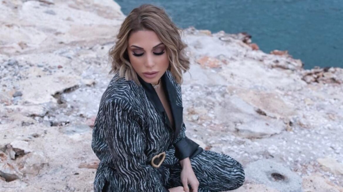 Η Μαρία Καρλάκη στη μουσική σκηνή «Σφίγγα» 