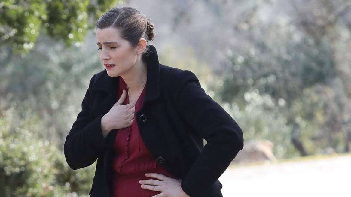 Άγριες Μέλισσες: Μια αποκάλυψη γεμίζει με αγωνία την Ελένη