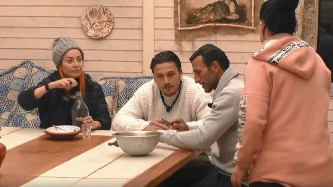 Φάρμα: «Λύγισε» η Μαρία Παπαγεωργίου, μετά τον καβγά με τη Νάιρα Αλεξοπούλου - «Είσαι γλωσσού, να μάθεις να μιλάς»