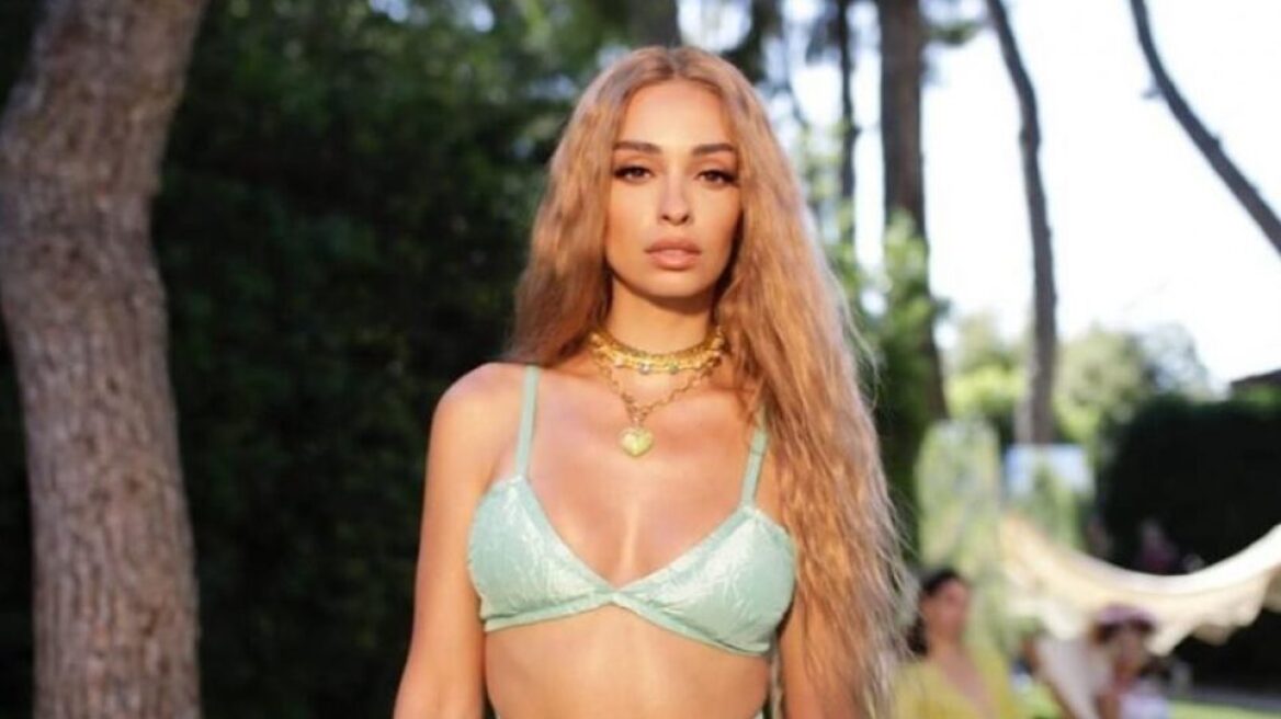 Ελένη Φουρέιρα: Η γυμνή φωτογραφία στον θαμπωμένο καθρέφτη για τον Άγιο Βαλεντίνο