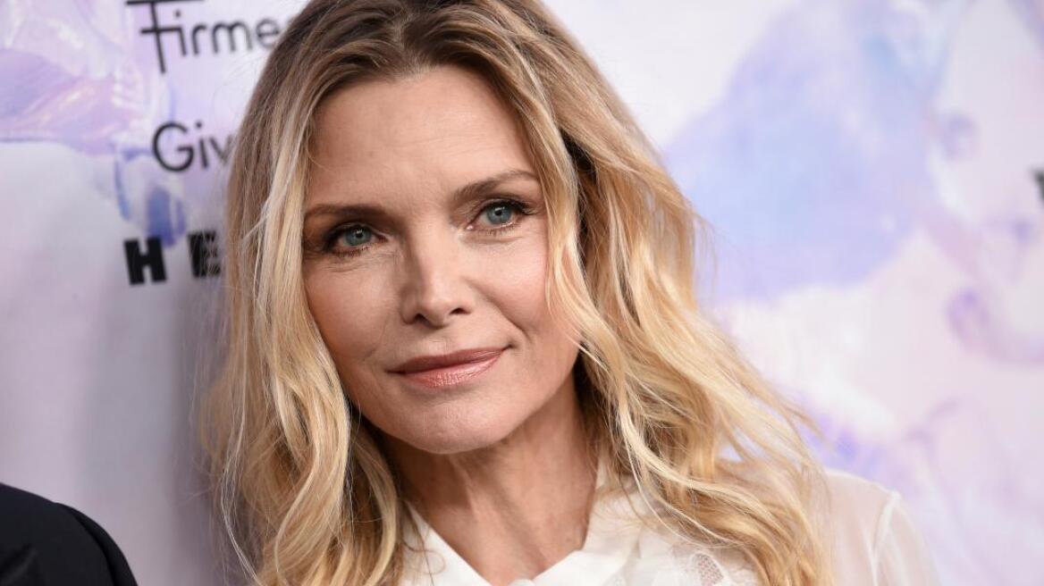 Η Μισέλ Φάιφερ δείχνει τα σημάδια του χρόνου