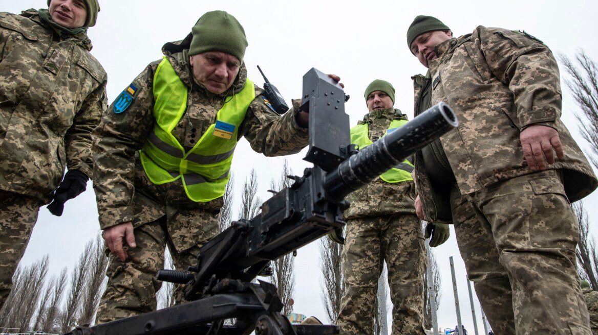 Ουκρανική κρίση: Η Ρωσία θέλει να «αναστήσει την ΕΣΣΔ», δήλωσε ο Ουκρανός υπουργός Άμυνας