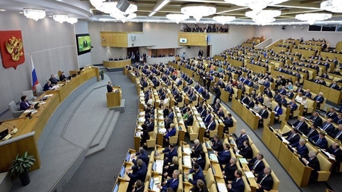 Κρίση στην Ουκρανία: Ομόφωνα ψηφίστηκε στην άνω βουλή του ρωσικού κοινοβουλίου η αναγνώριση Ντονέτσκ και Λουγκάνσκ 